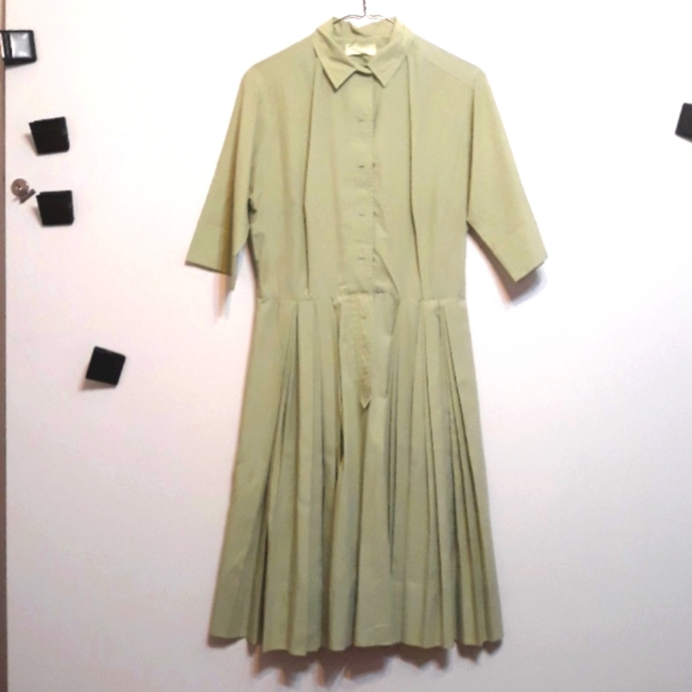 Used Green Vintage Button Up Dress